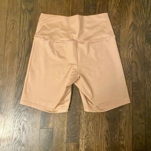 🦩BIKE SHORTS🦩 lightly worn, high waisted & cute!